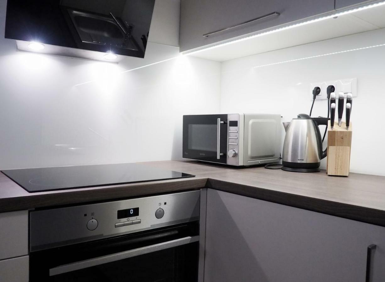 Ap10 - Apartments 4U Brezinova "Overnight Simply" Hradec Králové Eksteriør bilde