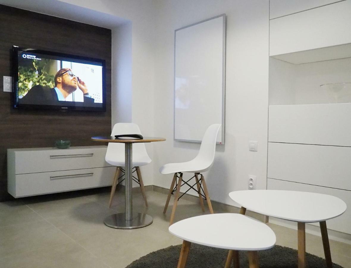 Ap10 - Apartments 4U Brezinova "Overnight Simply" Hradec Králové Eksteriør bilde