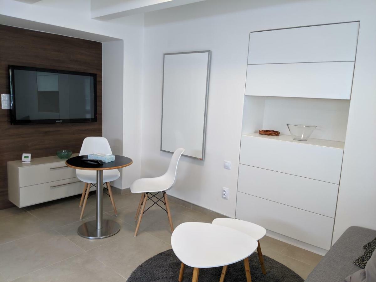 Ap10 - Apartments 4U Brezinova "Overnight Simply" Hradec Králové Eksteriør bilde